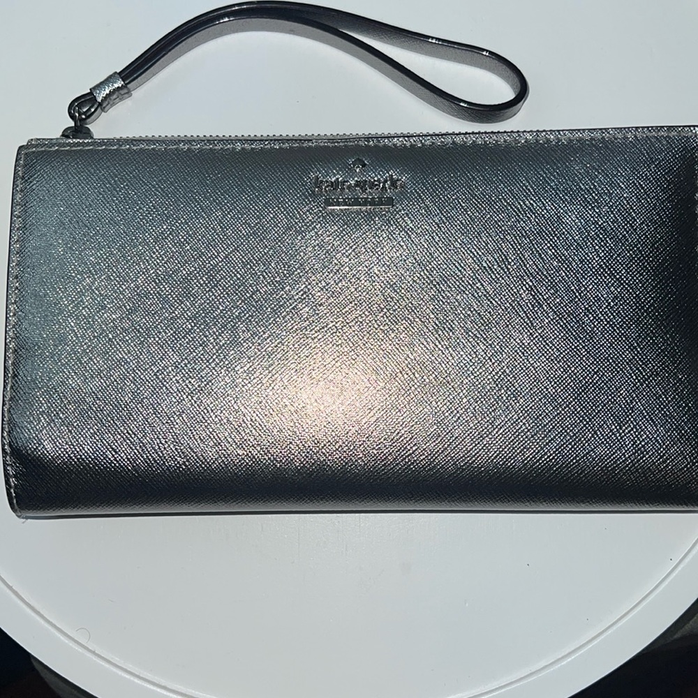 Kate Spade ♠️ New York Metallic Wallet with removable wristlet